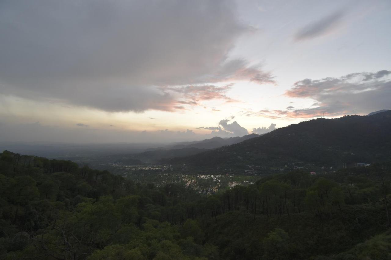 The Royal Castle Hot And Cold Centralized Hotel Dharamshala Exterior photo